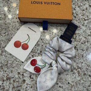 🍒Louis Vuitton Cherry Murakami LV x TM Monogram Cerise Scrunchie NEW White Only